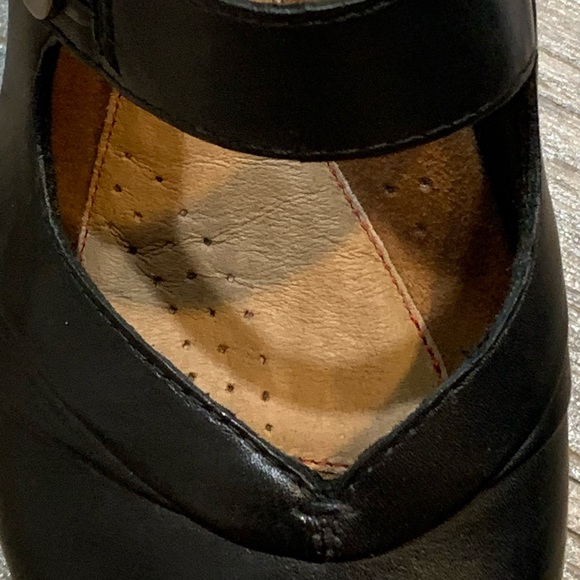 Never Worn Rockport Mary Jane Heels- size 8 - Picture 6 of 8